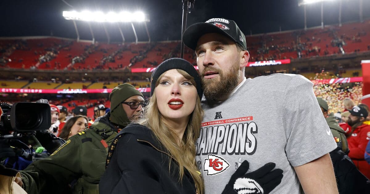 Taylor Swift y Travis Kelce eligen un enfoque inusual para invitar a sus asistentes ante filtraciones sobre su boda.