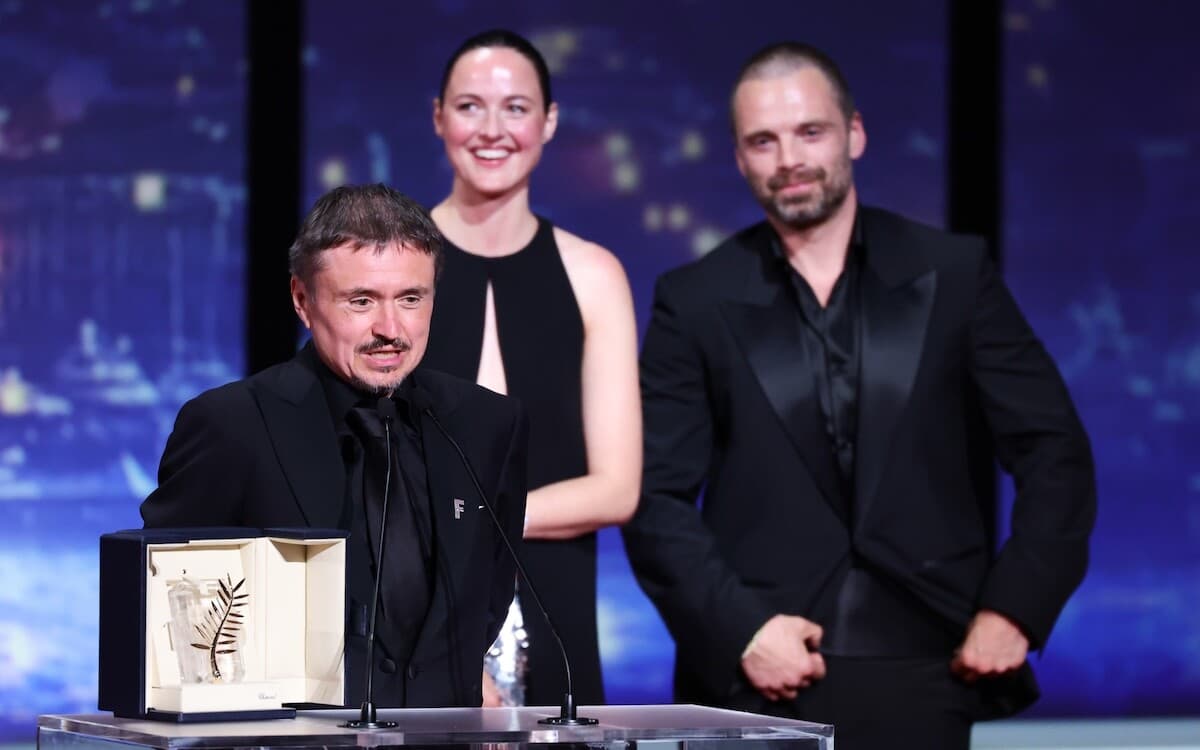 El director rumano Cristian Mungiu triunfa en Cannes con su película Fjord, reflejando la complejidad social actual.