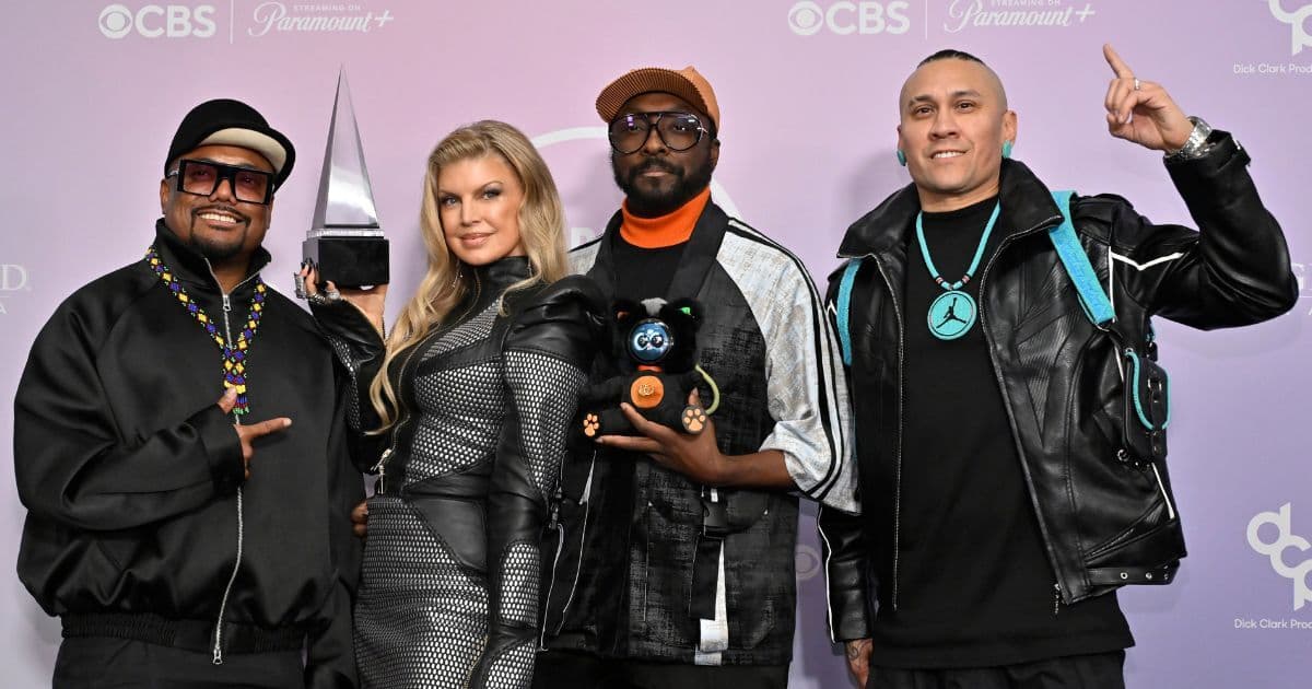La artista Fergie se reencontró con Black Eyed Peas en los American Music Awards 2026 en un emotivo momento.