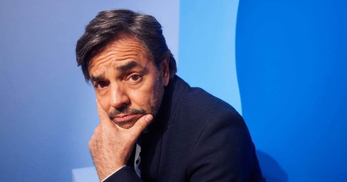 El actor Eugenio Derbez reacciona con humor al reencuentro de su hija Aislinn con Mauricio Ochmann en una película.