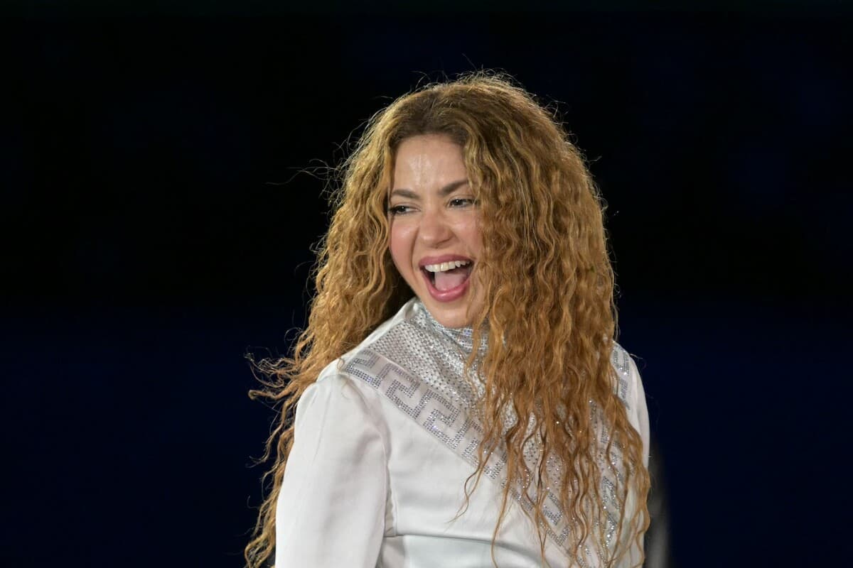 La exitosa artista colombiana Shakira ha ganado un juicio que anula una sanción fiscal significativa.