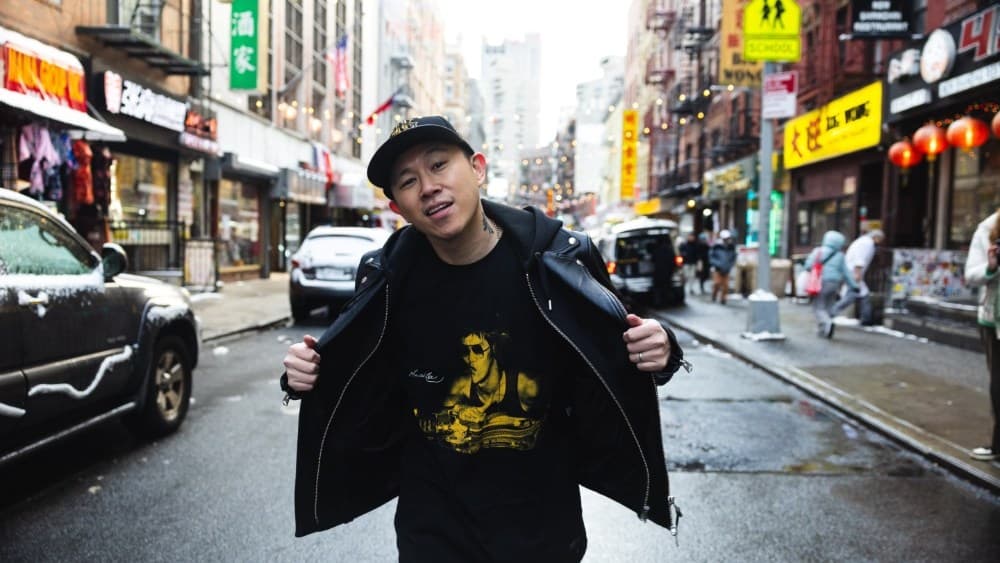 El rapero MC Jin revela su nueva discográfica Family Style Records con un prometedor estreno musical.