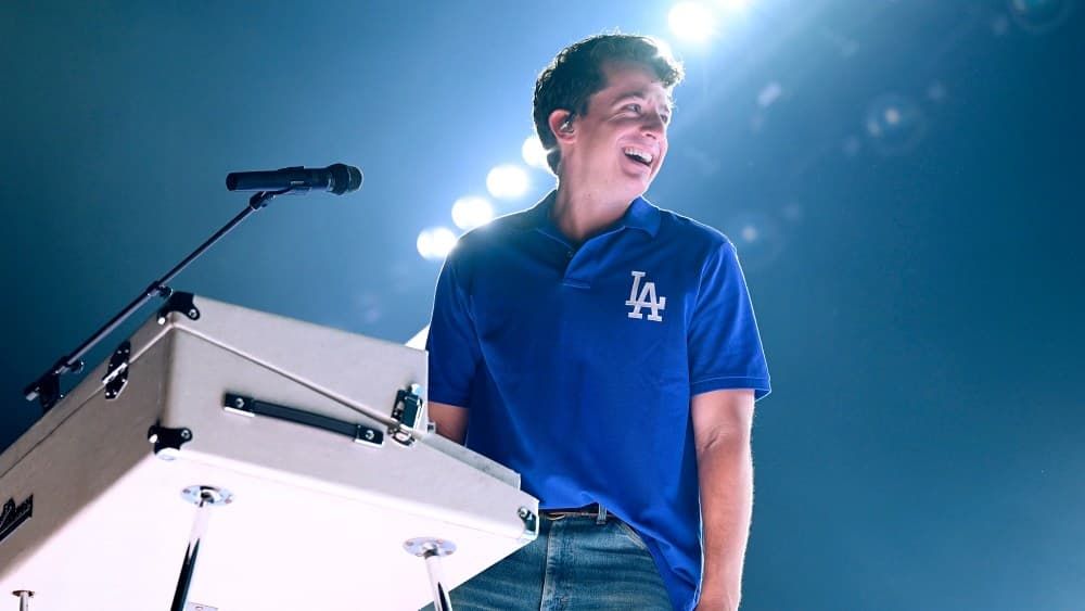 El cantante Charlie Puth se ve obligado a cancelar su fecha en Orlando programada para el 6 de junio debido a una enfermedad.