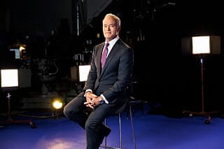 El periodista Scott Pelley se retira de CBS News tras diferencias con el nuevo productor ejecutivo de 60 Minutes. Descubre los detalles.