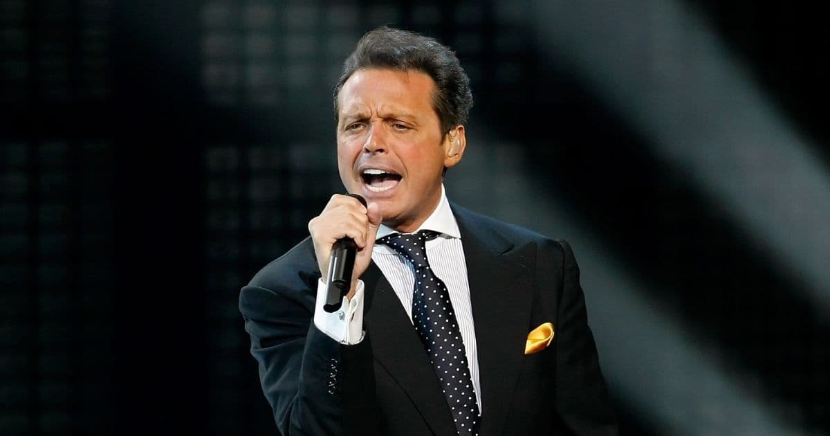 Luis Miguel, el famoso intérprete mexicano, recibió el alta hospitalaria tras una reciente operación en Nueva York que resultó exitosa.