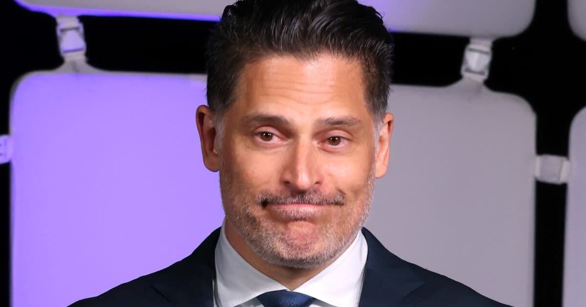 Joe Manganiello narra en su libro la enfermedad que casi le costó la vida y su tratamiento alternativo.