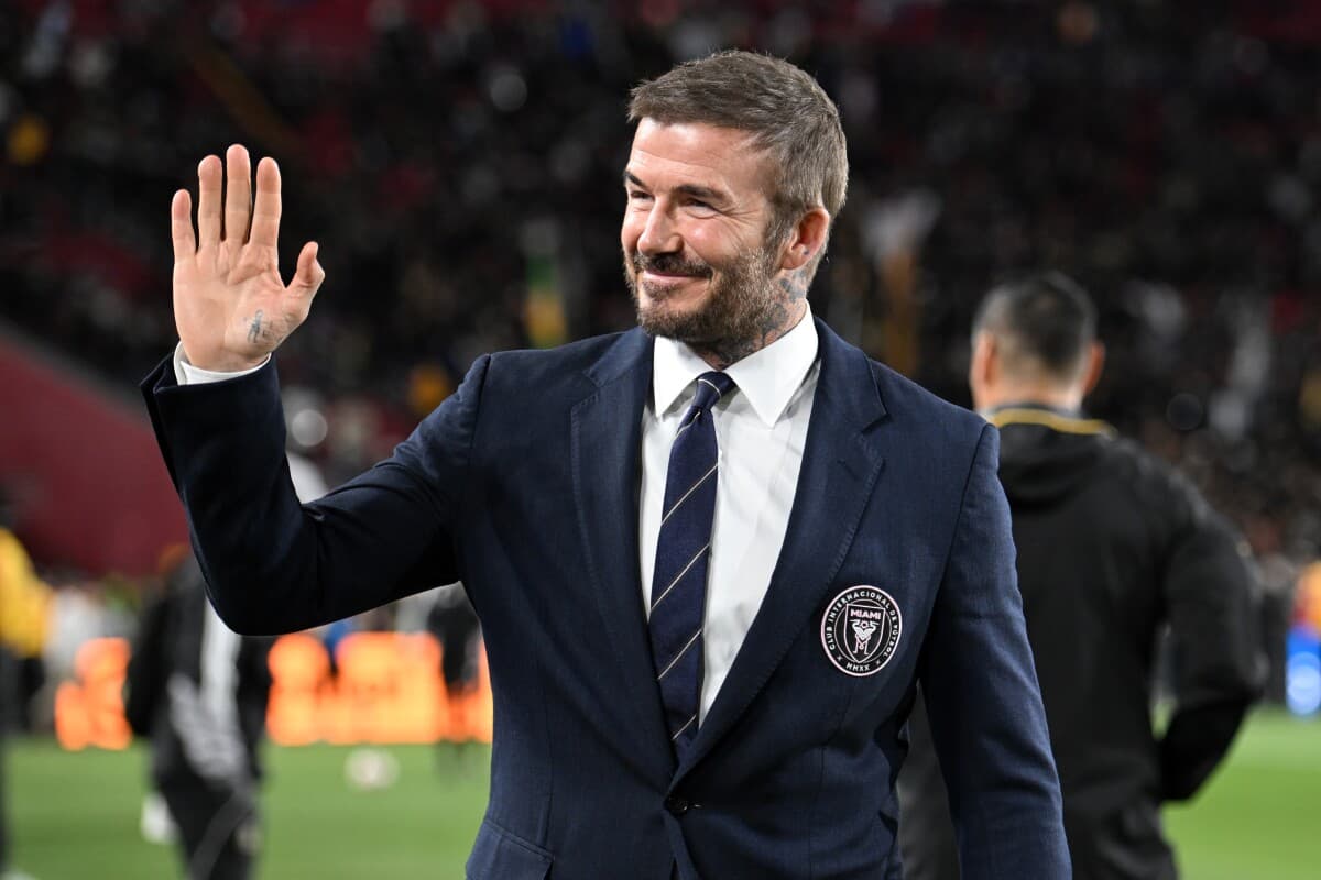 El exjugador de fútbol David Beckham recibirá una estrella en el Paseo de la Fama de Hollywood, reconociendo su legado.