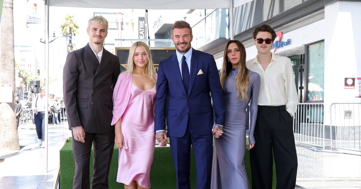David Beckham recibió una emotiva estrella en el Paseo de la Fama de Hollywood rodeado de su familia y amigos.