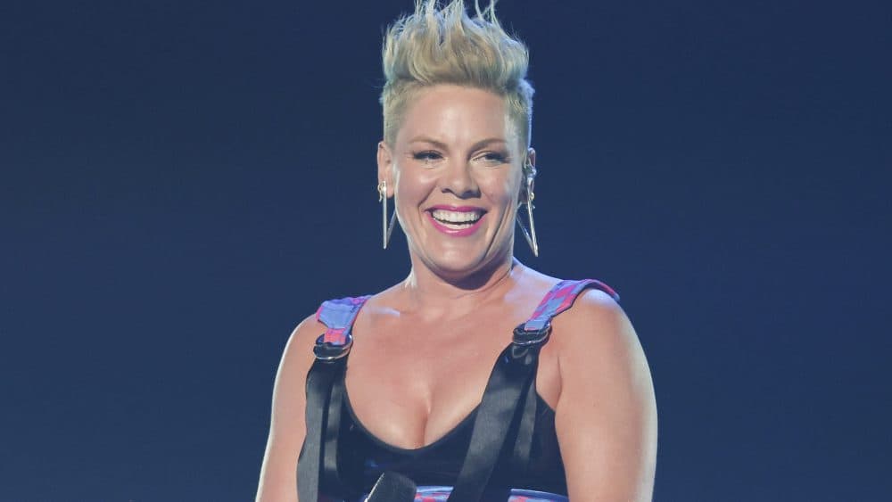 Pink promete un inicio 'ruidoso y alocado' para los Tony Awards, lleno de sorpresas y acrobacias.