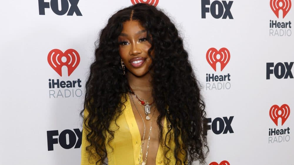 La artista SZA se pronunció en Instagram contra el uso de generadores musicales basados en inteligencia artificial por parte de algunos músicos.