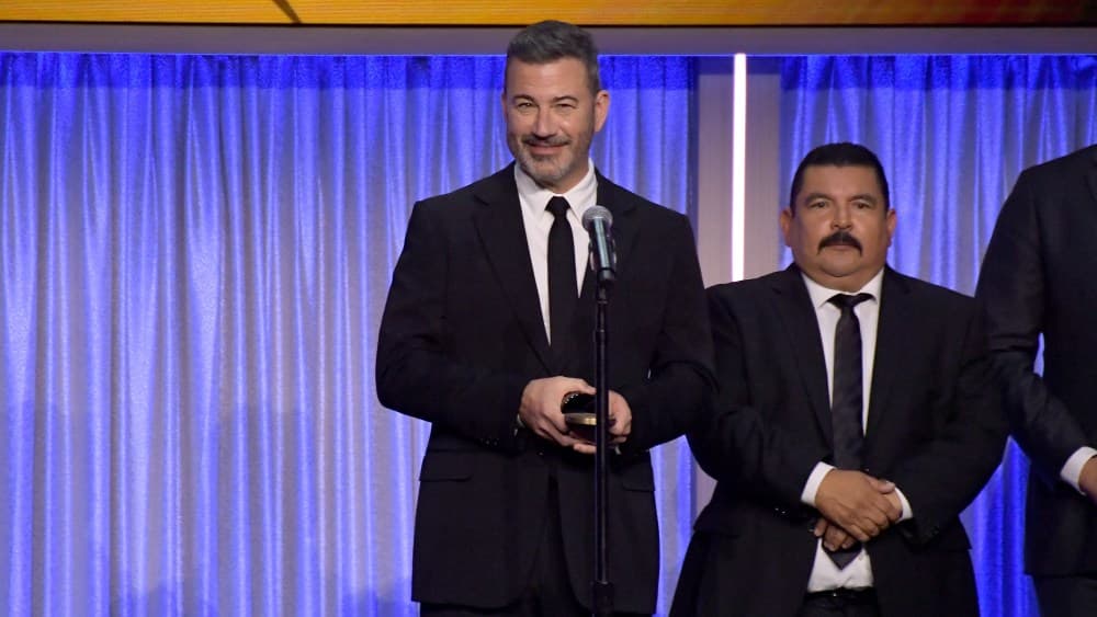 El presentador Jimmy Kimmel reconoció con humor a Donald Trump durante la ceremonia de los Peabody Awards.