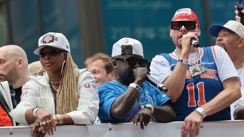 Durante el desfile del triunfo de los Knicks, Fat Joe y Mary J. Blige encantaron al público con su música.