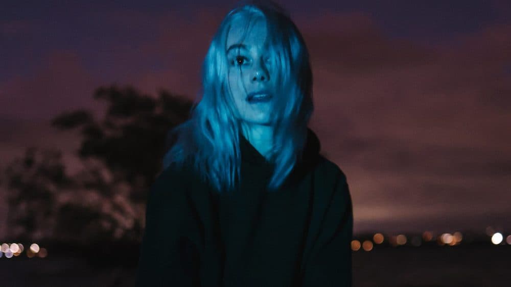 La artista Phoebe Bridgers reveló un tour tras estrenar ocho canciones en directo, emocionando a sus fans.