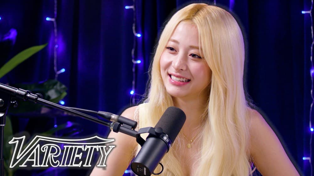 La cantante Yunjin comparte anécdotas sobre su vida antes de unirse a LE SSERAFIM.