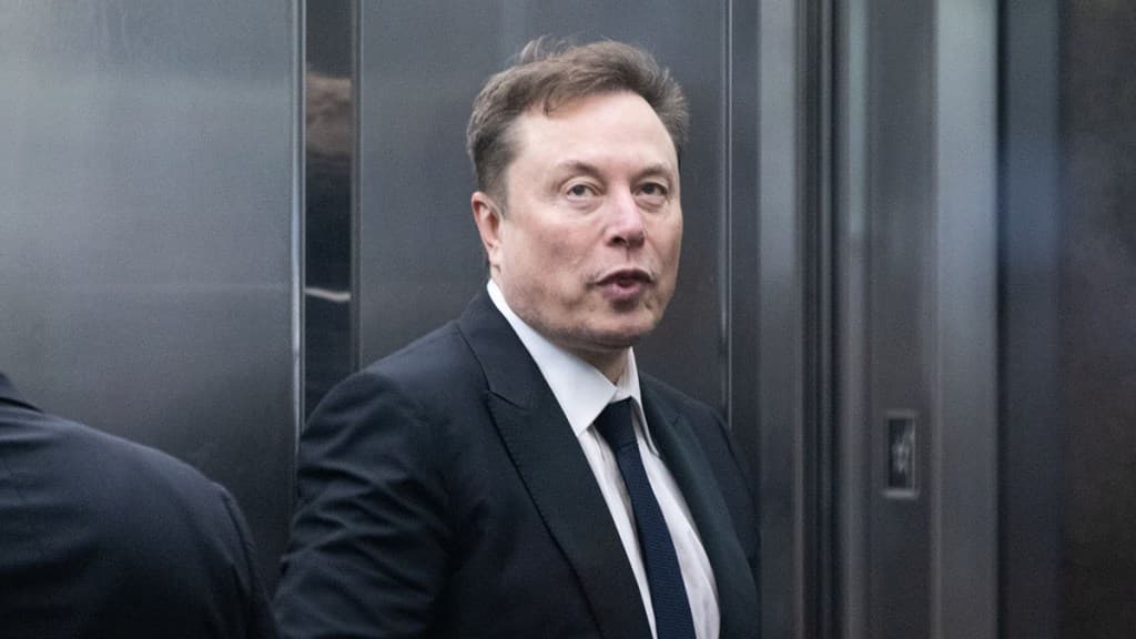 Elon Musk ha alcanzado un hito histórico tras la salida a bolsa de SpaceX y su conversión en trillionario.