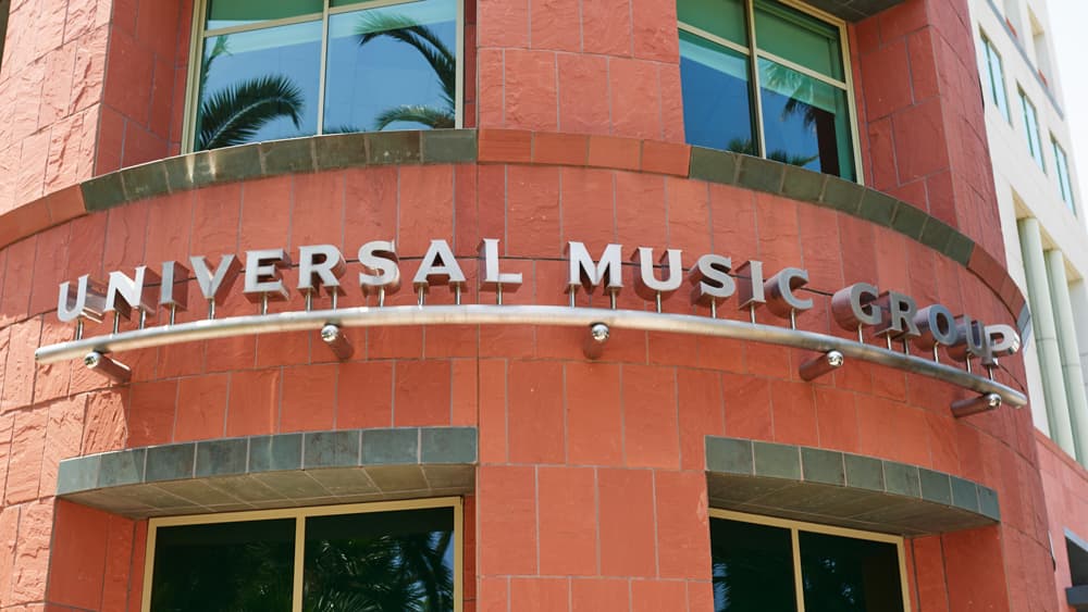 Bill Ackman venderá acciones por $290.5 millones a Universal Music Group tras una oferta de compra rechazada. ¿Cuál es el trasfondo?