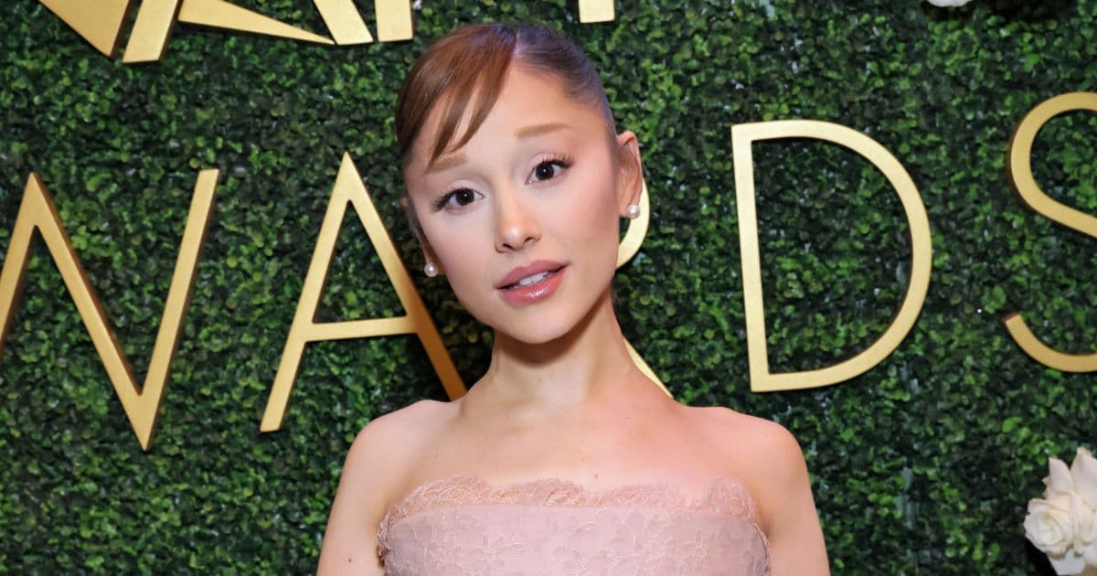 Ariana Grande denuncia la filtración de su música inédita tras un hackeo a sus cuentas.