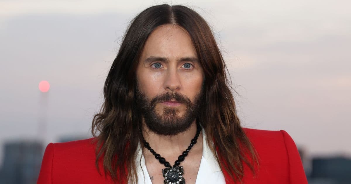 Un nuevo documental de la BBC expone testimonios de diez mujeres que acusan a Jared Leto.