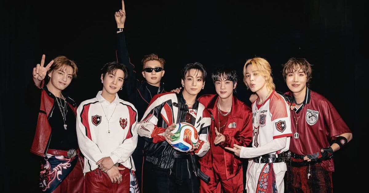 BTS rechaza las nominaciones a los Grammy mientras la Academia de la Grabación reacciona a su decisión.
