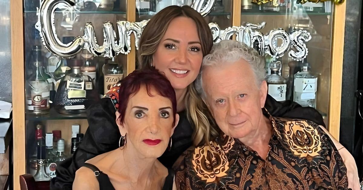 Andrea Legarreta reflexionó sobre el dolor de vivir sin su mamá a tres años de su partida.