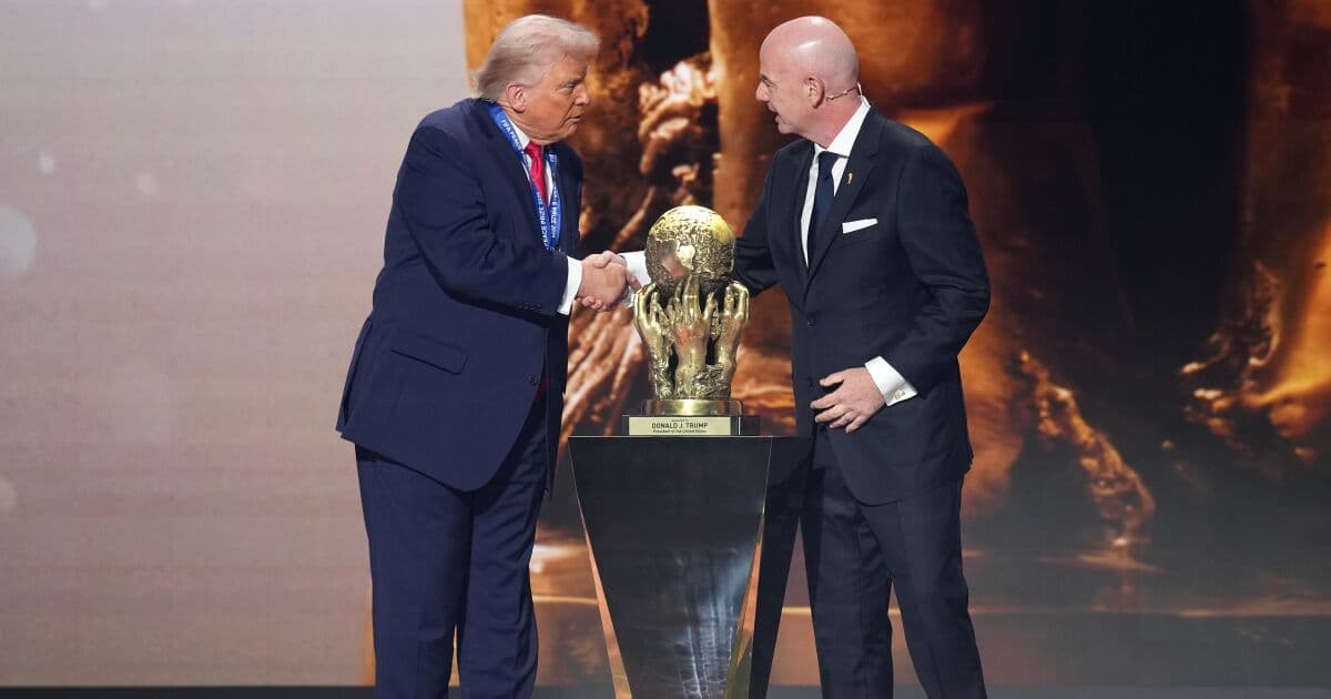 La llamada entre Trump y Infantino genera críticas sobre la intervención a favor de Estados Unidos en el Mundial 2026.