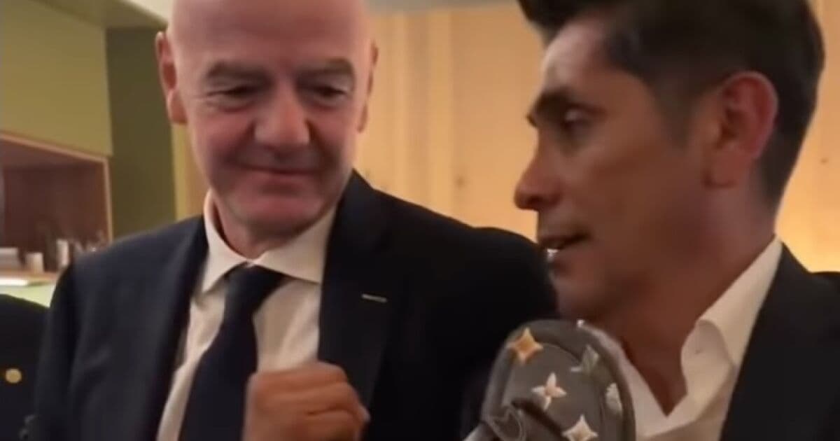 El famoso portero Jorge Campos agradeció en redes el obsequio del presidente de la FIFA, Gianni Infantino.