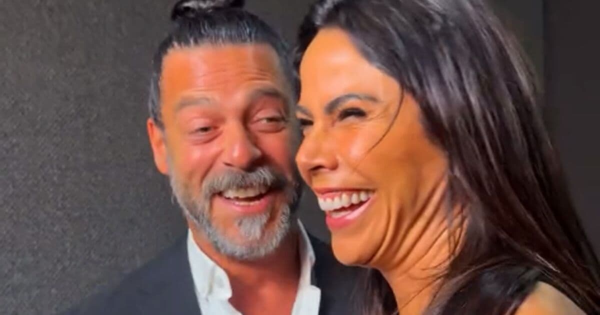 La periodista Paola Rojas confirma su relación con Jorge Suárez durante una función teatral reciente.