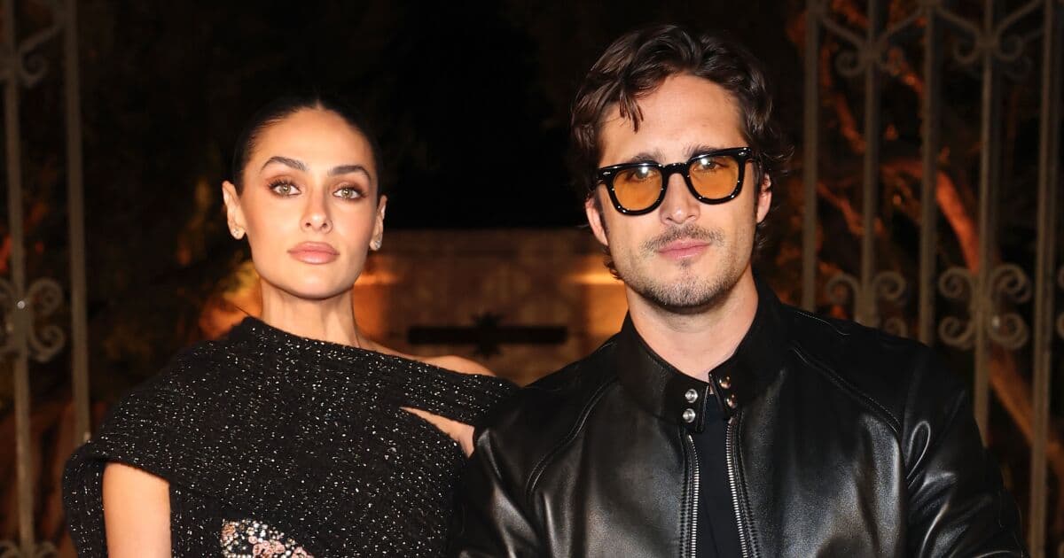 El actor Diego Boneta aborda su reciente separación de Renata Notni, sin más comentarios personales al respecto.