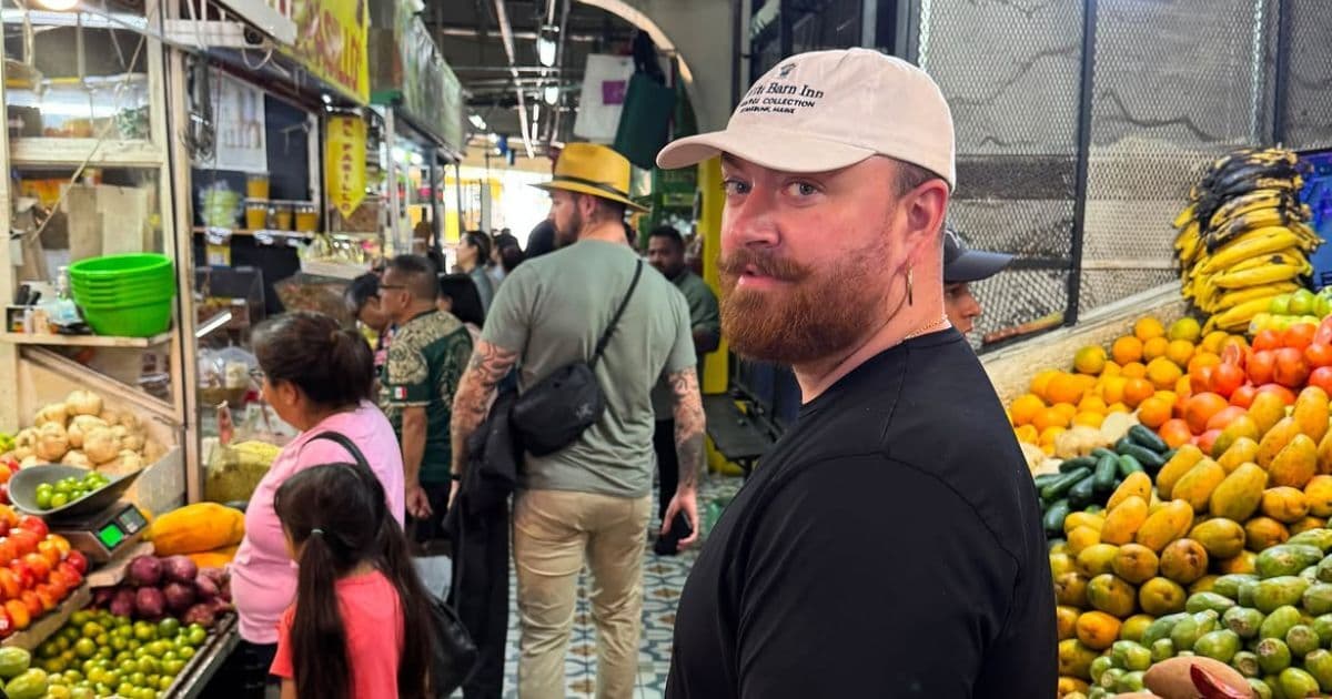 El británico Sam Smith sorprende en México al disfrutar de tacos en un mercado antes de su concierto.