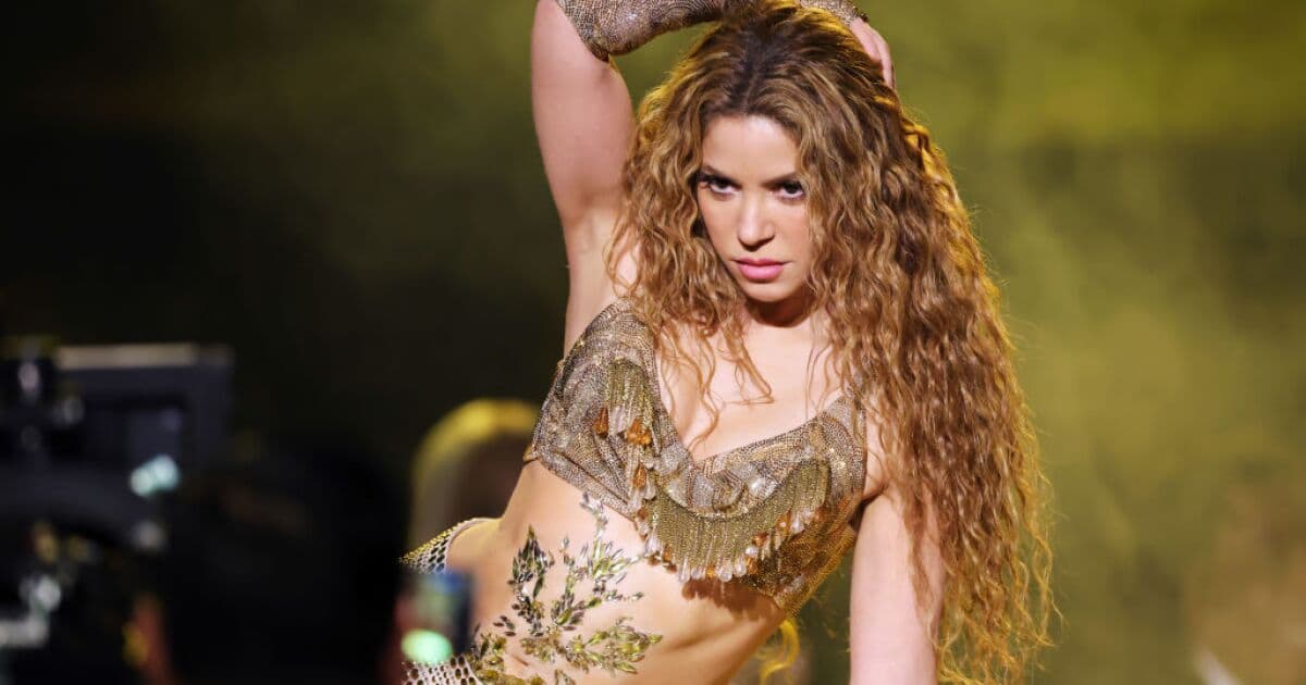Shakira se compromete a reparar escuelas en Chocó con una generosa donación tras el terremoto en la región.
