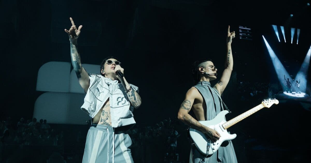 El dúo argentino llenó el Palacio de los Deportes con su show de música y caos en CDMX.