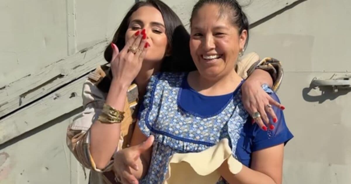 La artista Selena Gomez celebra su herencia cultural con un destacado momento gastronómico en su nuevo videoclip.