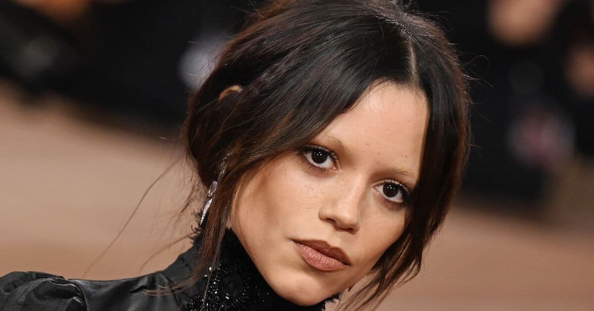 La actriz Jenna Ortega revela los extremos que alcanzó en su infancia para no causar problemas en los rodajes.