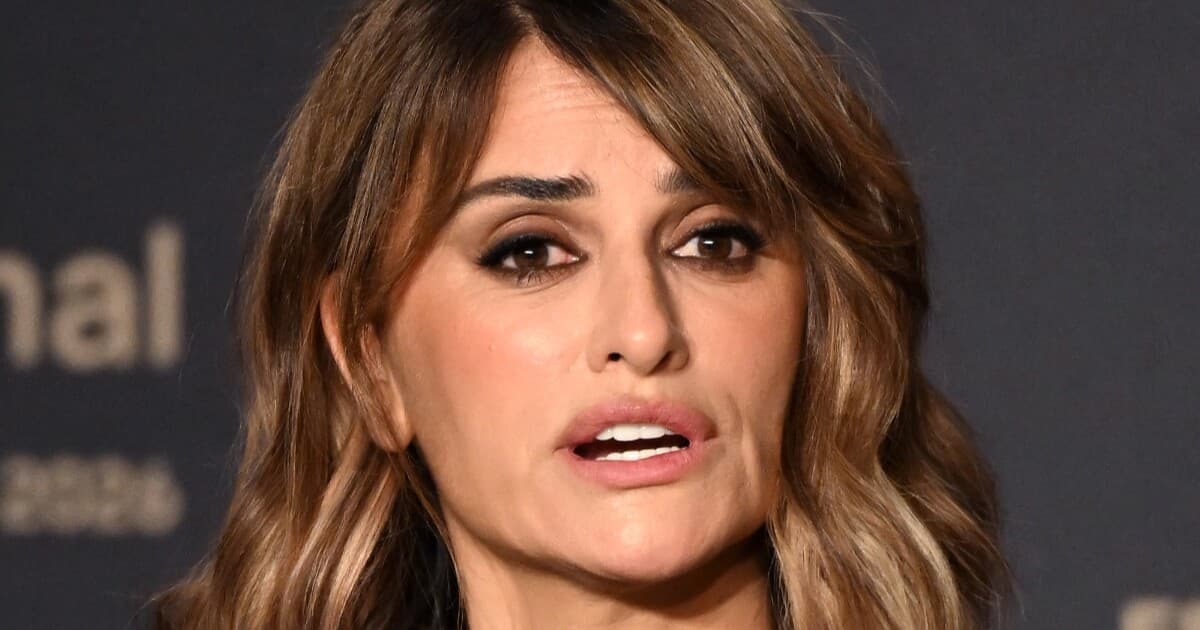 La actriz Penélope Cruz compartió una experiencia desconcertante mientras filmaba La Bola Negra en Cannes.