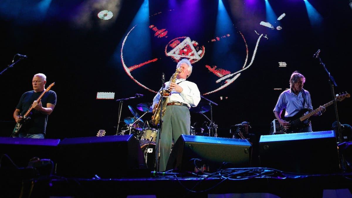 Dick Parry, el saxofonista que dejó su huella en Pink Floyd, ha fallecido a los 83 años, conmocionando a sus fans.