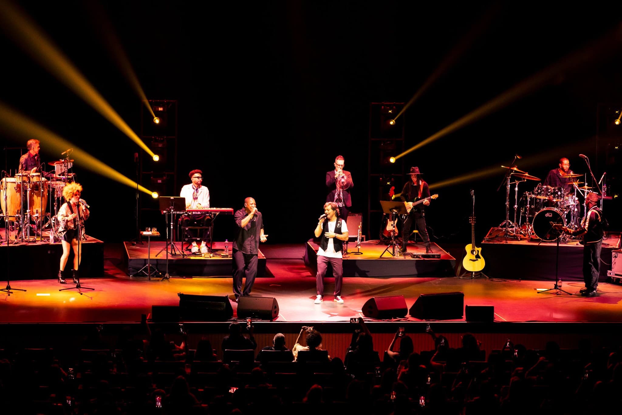 Reseña diego torres en escenario gnp seguros