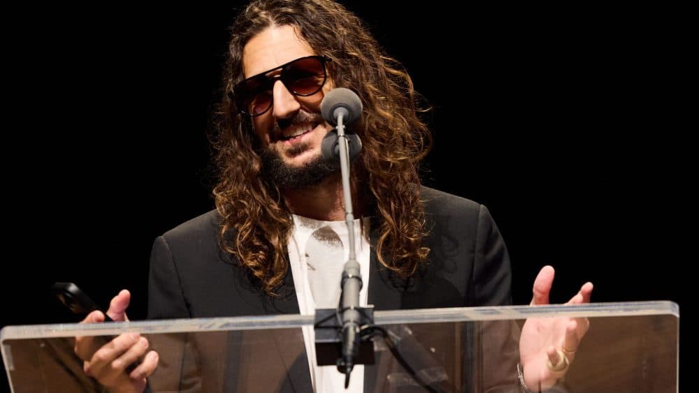 El compositor Julian Bunetta compartió un interesante discurso titulado Sarcásticamente como '¡Es fácil componer canciones!'.