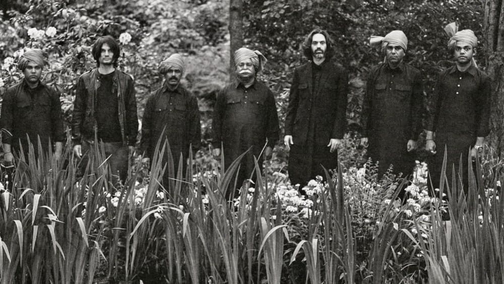 Jonny Greenwood presenta su nuevo álbum Ranjha, una colaboración con Shye Ben Tzur y The Rajasthan Express.