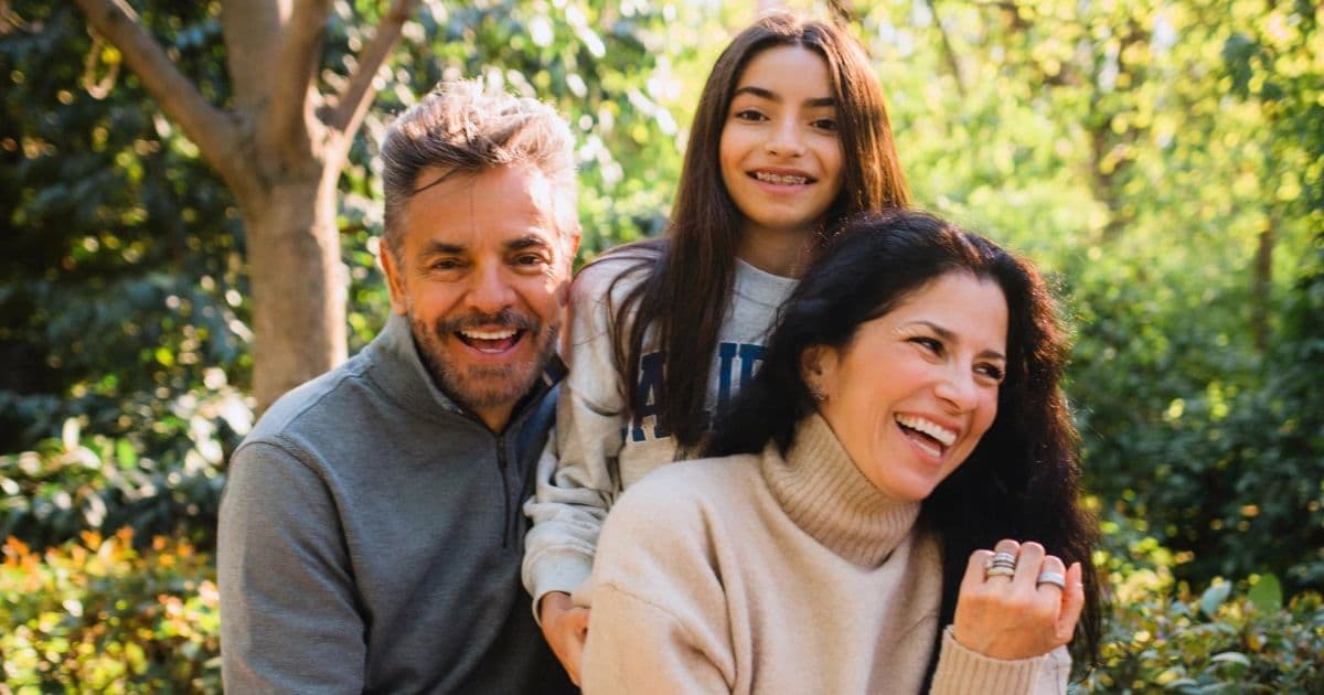 La artista relata su proceso personal para convertirse en madre y su relación con Eugenio Derbez.