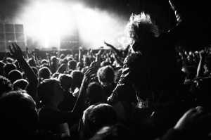 Los 7 personajes no deseables en los conciertos