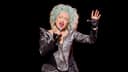 Cyndi Lauper no se contuvo ante un heckler durante su debut en Las Vegas, desatando reacciones.