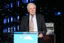 El magnate estadounidense fallece a los 87 años, dejando un legado que transformó la televisión.