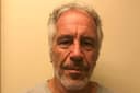 Se ha hecho pública una supuesta nota escrita por Jeffrey Epstein antes de su muerte en prisión. ¿Qué revela?