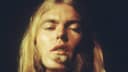 El nuevo tráiler revela detalles sobre la vida y carrera de Gregg Allman, una figura icónica del rock.