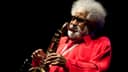 El saxofonista de jazz Sonny Rollins, una figura icónica del género, ha fallecido a los 95 años, dejando un legado imborrable.