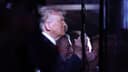 El expresidente Donald Trump fue recibido con abucheos en el Madison Square Garden durante el tercer juego de las finales.