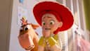 El músico Randy Newman habla sobre su trabajo en la música de Toy Story 5 y su duet con Taylor Swift.