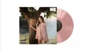 Olivia Rodrigo presenta mercancía exclusiva de su álbum You Seem Pretty Sad for a Girl So in Love, incluyendo un vinilo especial.