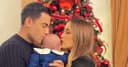 Cynthia Rodríguez comparte su alegría por esperar a su primera hija con Carlos Rivera, mostrando su pancita por primera vez.