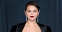 La cantante y actriz Selena Gomez, junto a su madre, enfrenta acusaciones por una inversión presuntamente fraudulenta.